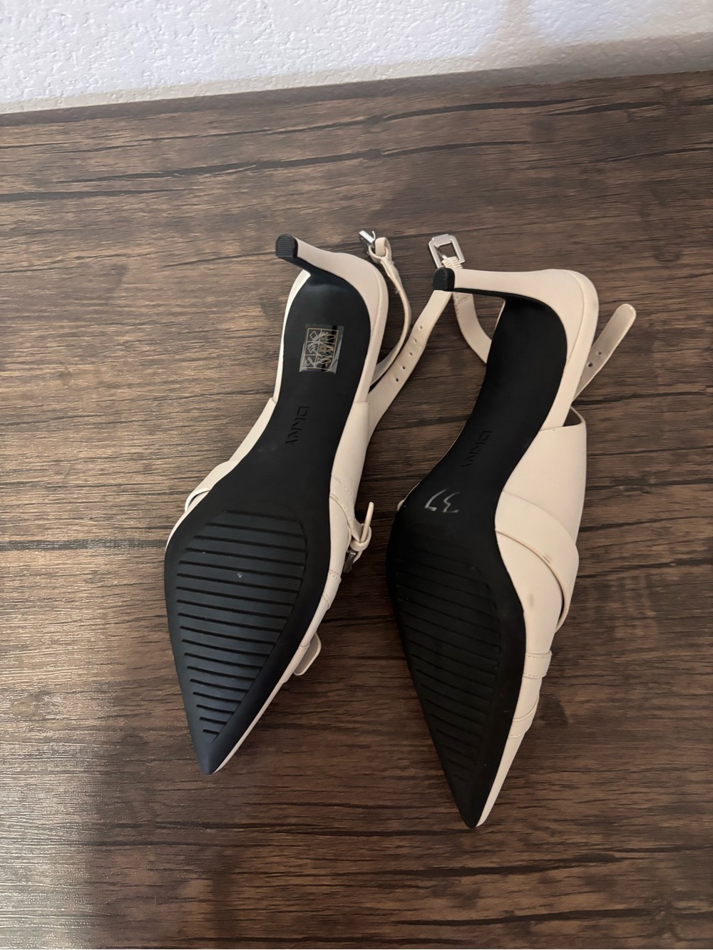 DKNY heels shoes size 7.5 - Picture 4 of 5